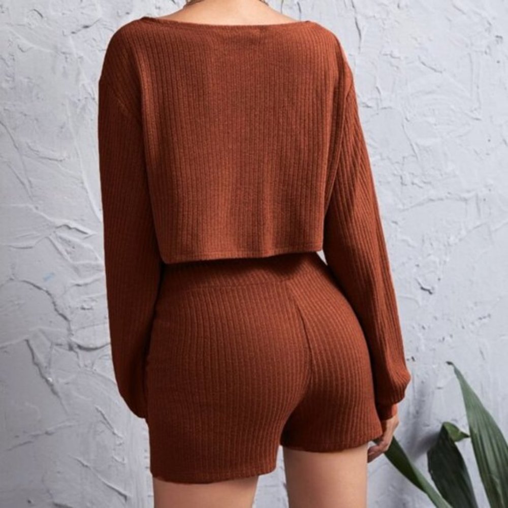 COMFY Ribbed Lounge Set - Off shoulder Top & Short - Picture 2 of 5